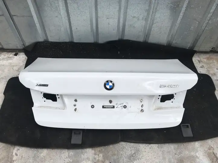BMW 5 G30 G31 (2016 - ) Крышка багажника — фото 10