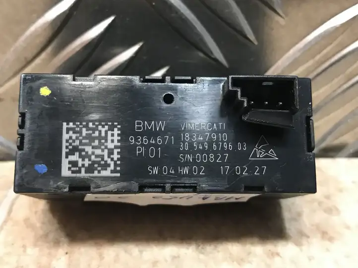 BMW 5 G30 G31 (2016 - ) 9364671 Включатель обогрева — фото 5