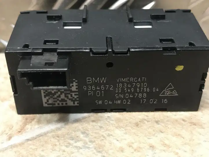 BMW 5 G30 G31 (2016 - ) 9364672 Включатель обогрева — фото 2