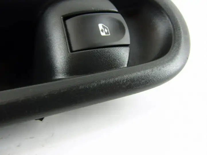 Renault Twingo II (2007 - 2014) Кнопка стеклоподъемников — фото 3