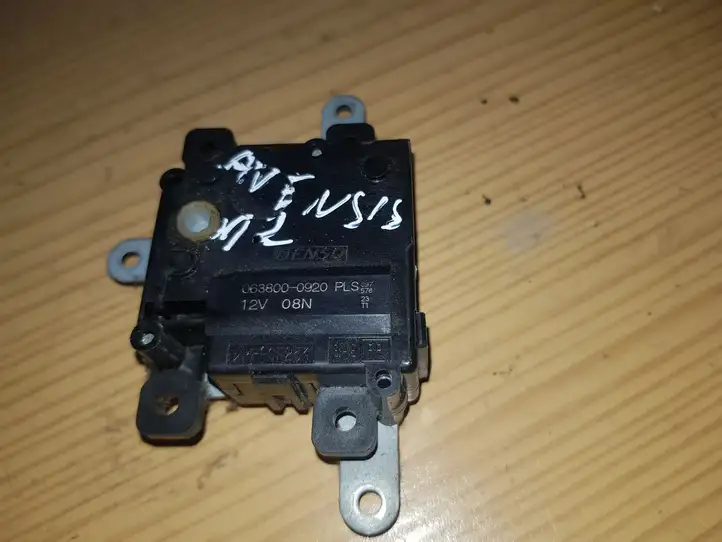 Toyota Avensis T270 (2012 - 2015) 0638000920 Двигатель задвижки потока воздуха — фото 1