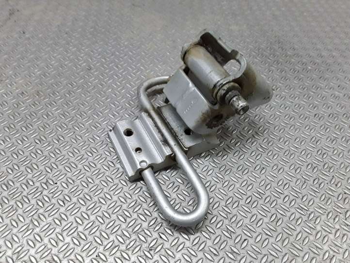Audi A8 (1999 - 2002)  4E0833412B Нижняя петля задней двери