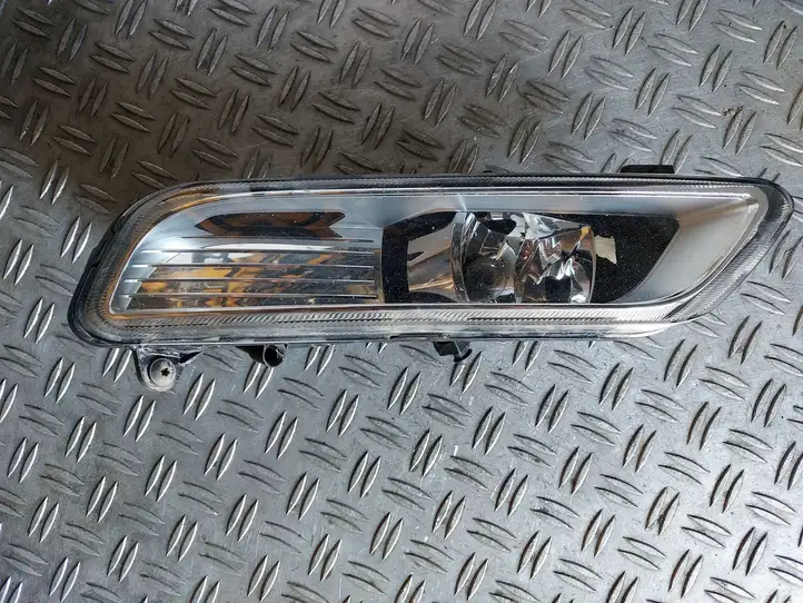 Volkswagen PASSAT B7 (2011 - 2014) 176623 Передняя противотуманная фара — фото 1