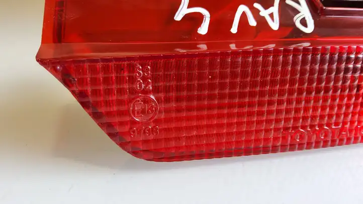 Toyota RAV 4 (XA20) (2000 - 2005) DOTSAEU98 Дополнительный стоп фонарь — фото 2