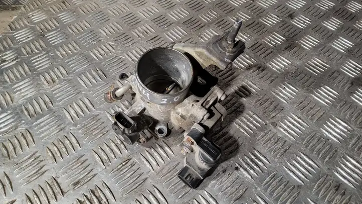 Toyota RAV 4 (XA20) (2000 - 2005) 2227028010 Дроссельная заслонка — фото 1