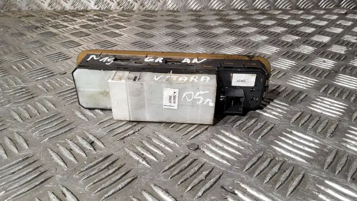 Suzuki Grand Vitara I (1998 - 2005) 52J103563T Блок кнопок стеклоподъемников — фото 2