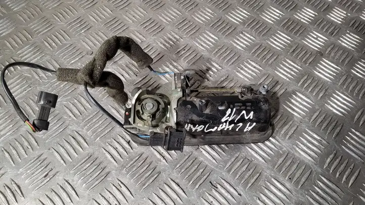 Seat Alhambra (Mk1) (2000 - 2010) 6N0827565A Ручка крышки багажника — фото 2