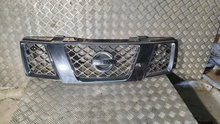 Nissan Navara D40 (2004 - 2015) 2310EBXXXX Верхняя решетка радиатора — фото 1