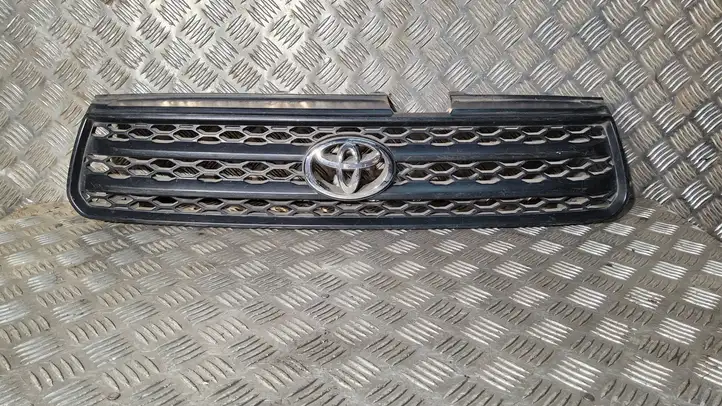 Toyota RAV 4 (XA20) (2000 - 2005) 0842342130 Верхняя решетка радиатора — фото 1