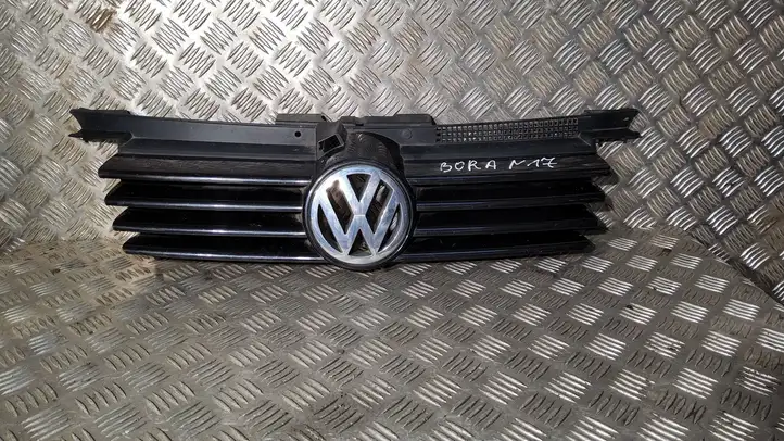 Volkswagen Bora (1998 - 2005) 1J5853655C Передняя решетка — фото 1