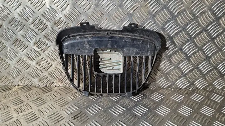 Seat Ibiza III (6L) (2002 - 2008) 6L0853654 Передняя решетка — фото 2