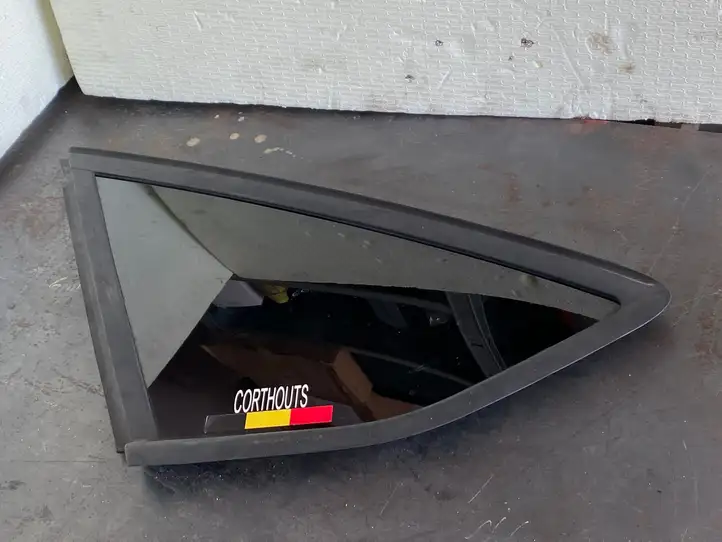 Ford Focus ST (2015 - 2018) BM51A297B01C Заднее боковое стекло — фото 1