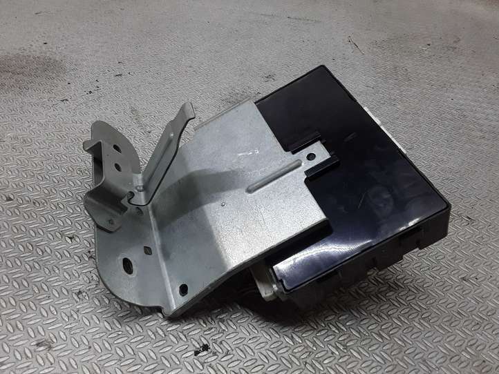 Mazda 5 (2005 - 2010)  CD3467560B Блок управления центрального замка