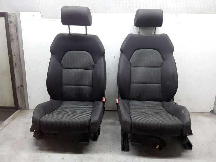 Audi A4 (2004 - 2009)   Комплект отделки дверей