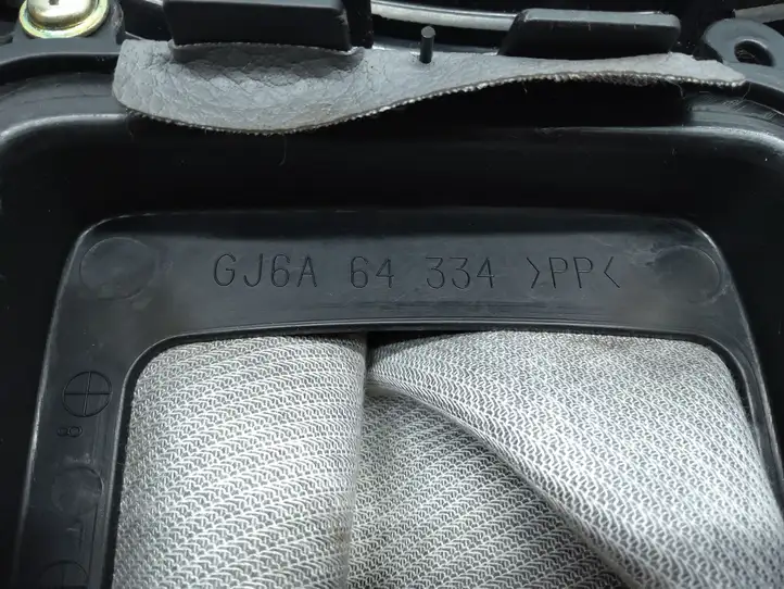 Mazda 6 (2002 - 2005) GJ6A64334 Передняя пепельница — фото 4