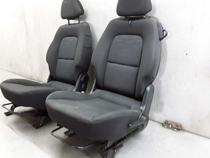 Mitsubishi Colt (2004 - 2008)   Комплект отделки дверей