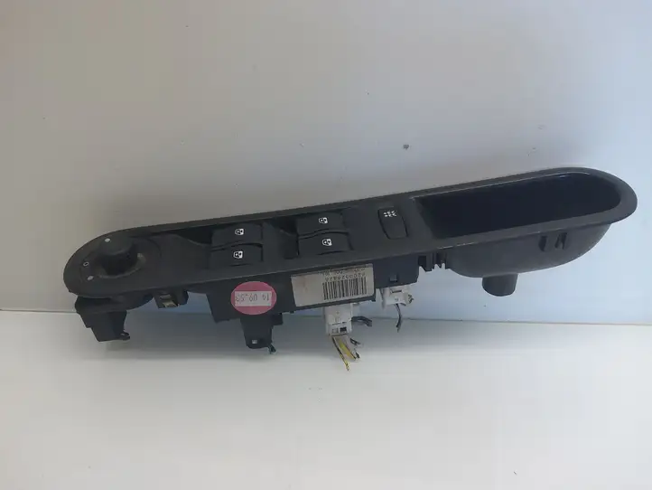 Renault Espace - Grand espace IV (2004 - 2014) 82003284226 Блок кнопок стеклоподъемников — фото 1