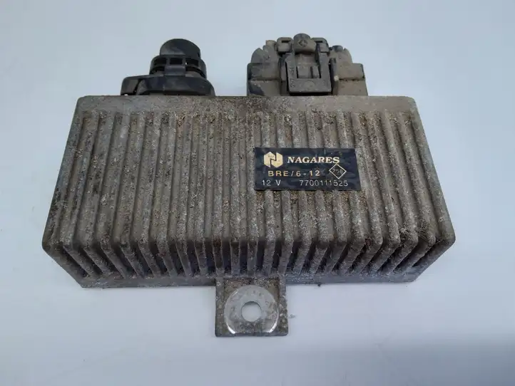 Audi A4 S4 B6 8E 8H (2000 - 2006) 7700111525 Реле накала свечей — фото 1