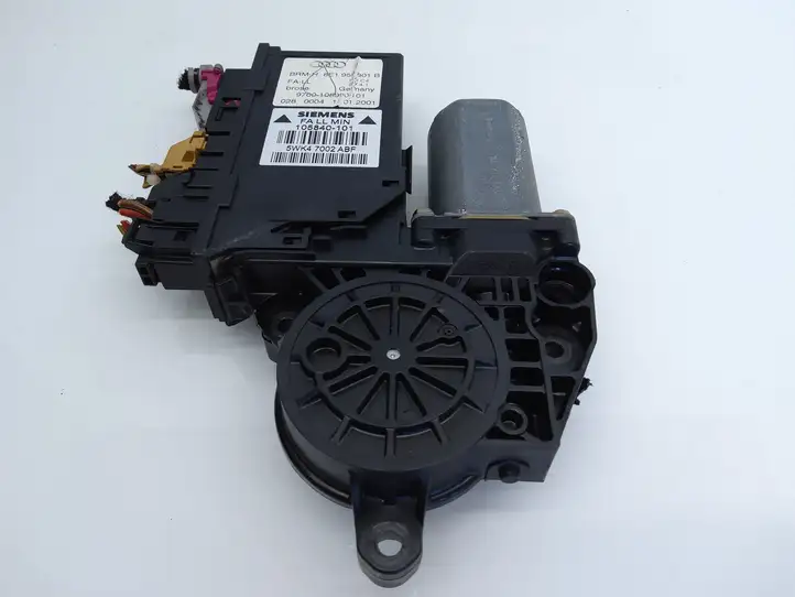 Audi A4 S4 B6 8E 8H (2000 - 2006) 8E1959801 Мотор стеклоподъемника передний — фото 1