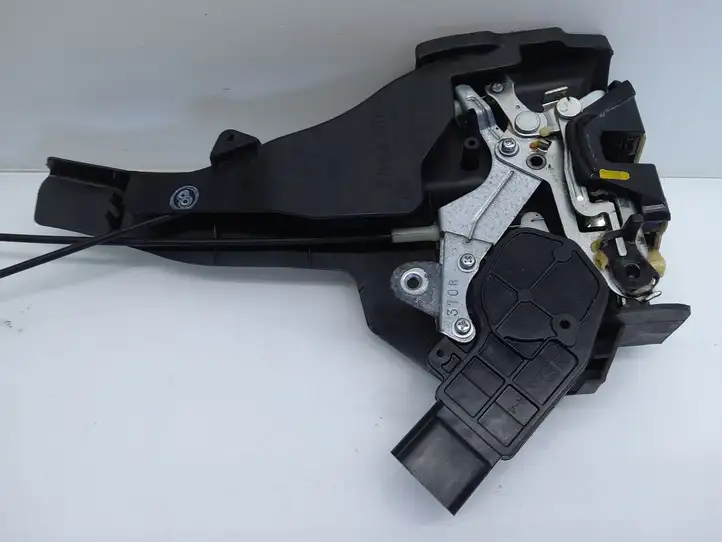Toyota Avensis Verso (2004 - 2009) 124L0113 Замок задней двери — фото 4