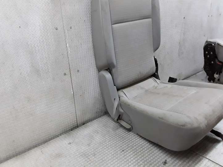 Volkswagen Caddy (2004 - 2010)   Заднее сиденье