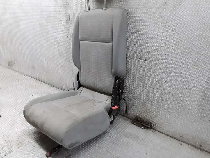 Volkswagen Caddy (2004 - 2010)   Заднее сиденье