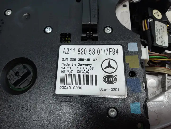 Mercedes-Benz E W211 (2002 - 2009) 2118205301 Передняя подсветка — фото 3
