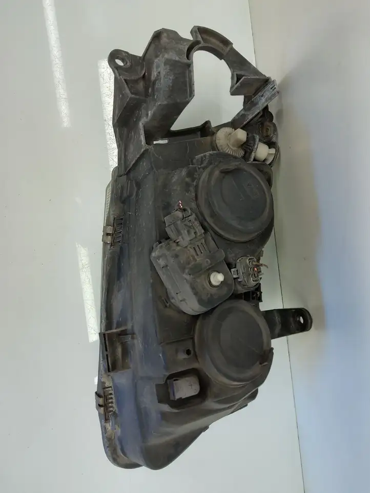 Nissan Almera N16 (2000 - 2010) Передняя фара — фото 3