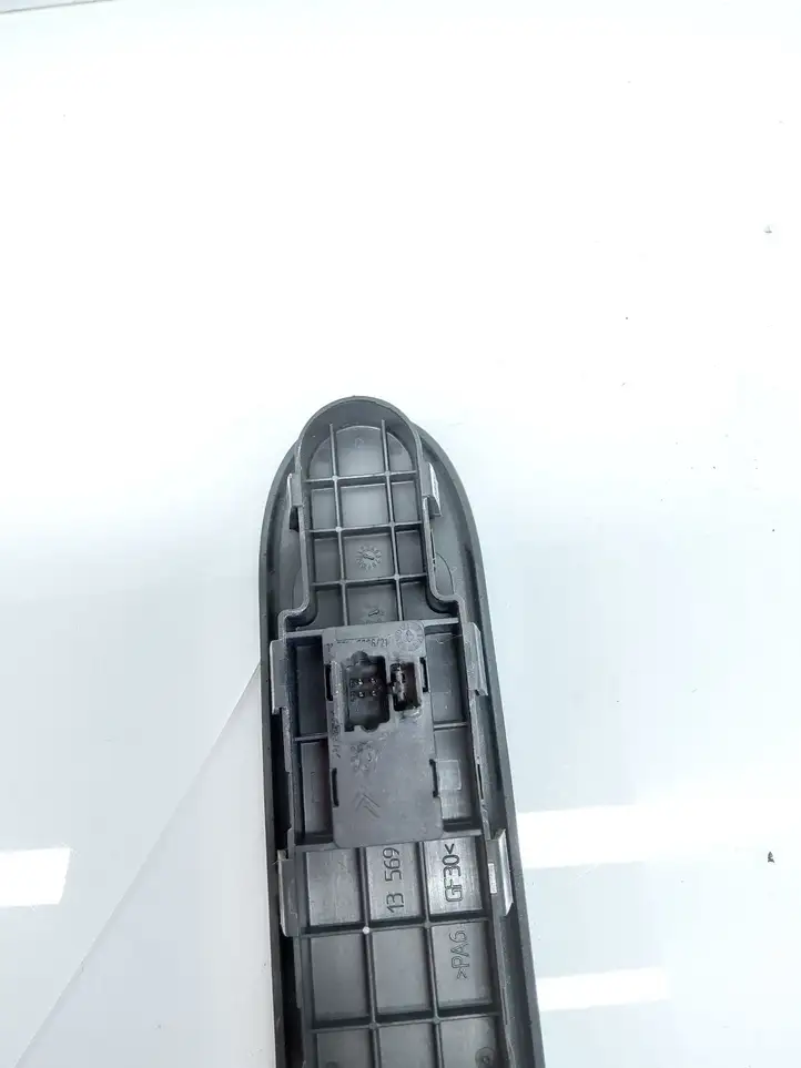 Peugeot 307 CC (2001 - 2005) Кнопка стеклоподъемников — фото 2