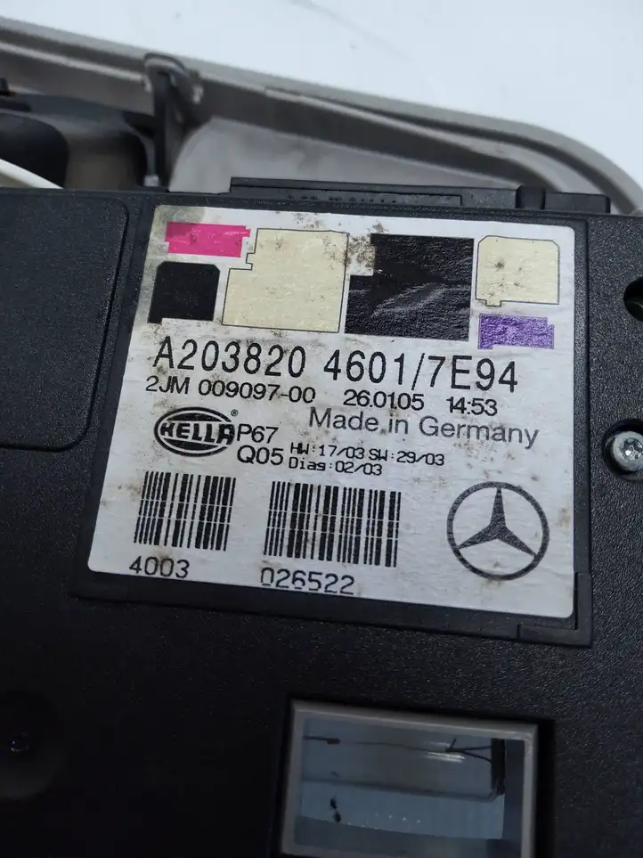 Mercedes-Benz C W203 (2000 - 2007) A2038204601 Передняя подсветка — фото 3