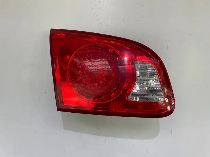 Hyundai Santa Fe (2005 - 2009) 924052B000 Задний фонарь в крышке багажника — фото 1