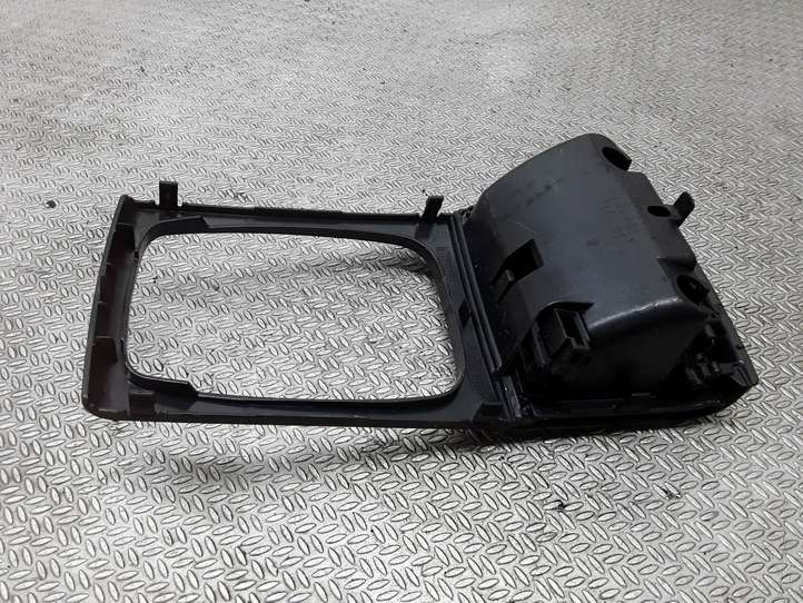 Skoda Fabia Mk1 (6Y) (1999 - 2007)  6Y0857951 Рамка рычага переключения передач