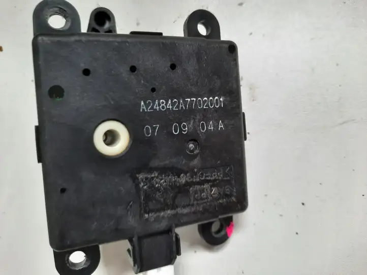 Nissan Qashqai (2006 - 2010) Двигатель задвижки потока воздуха — фото 2