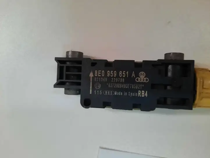 Audi A8 S8 D3 4E (2007 - 2010) 8E0959651A Датчик удара SRS — фото 2