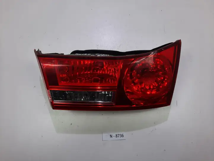 Honda Accord (2008 - 2016) Задний фонарь в крышке багажника — фото 1