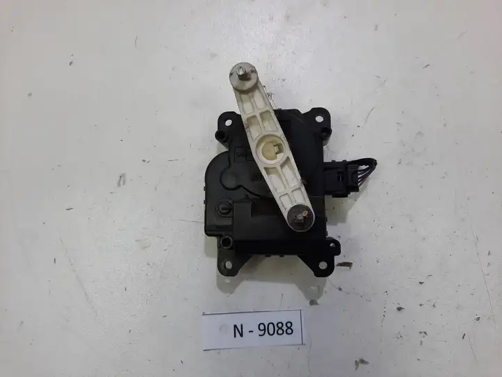 Toyota Prius (XW20) (2003 - 2009) 0637007960 Двигатель задвижки потока воздуха — фото 2