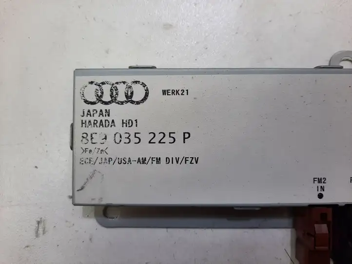 Audi A4 S4 B7 8E 8H (2004 - 2009) 8E9035225P Усилитель антенны — фото 2