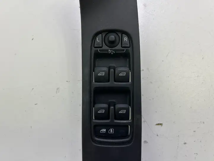 Volvo XC60 (2008 - 2013) 31272011 Кнопка стеклоподъемников — фото 2