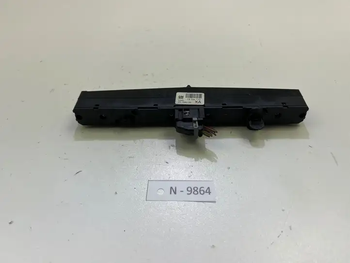 Opel Zafira B (2008 - 2014) 13100110 Включатель аварийных фонарей — фото 1