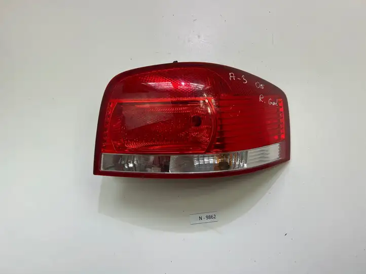 Audi A3/S3 8P (2004 - 2008) 5P0945096A Задний фонарь в кузове — фото 1