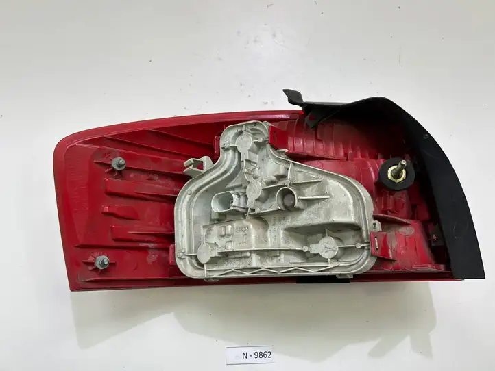 Audi A3/S3 8P (2004 - 2008) 5P0945096A Задний фонарь в кузове — фото 3