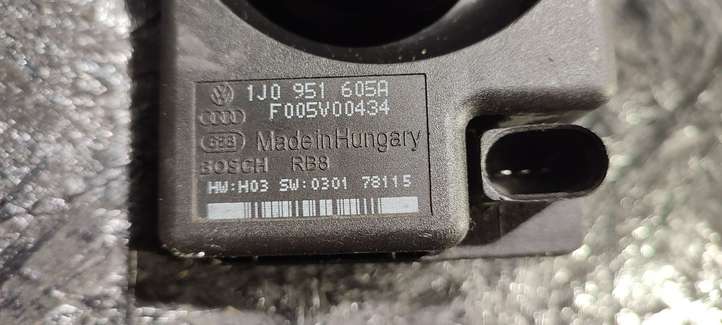 Audi Q7 (2009 - 2015)  1J0951605A Сирена сигнализации