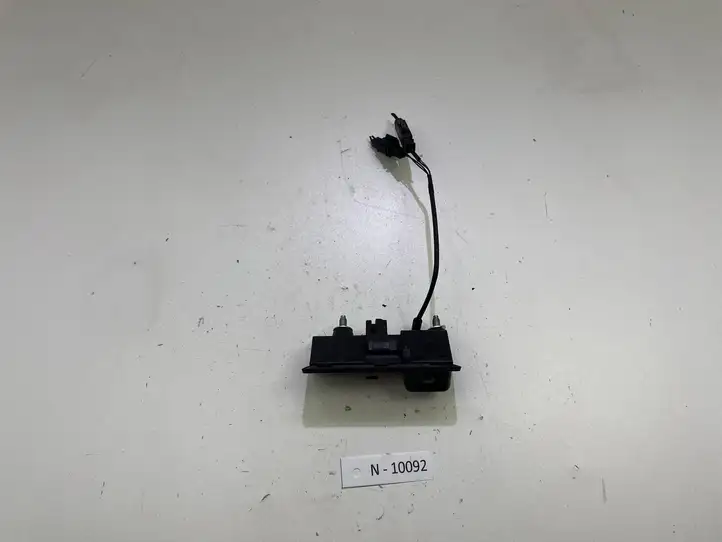 Volkswagen PASSAT B6 (2005 - 2010) 5N0827566 Ручка крышки багажника — фото 1