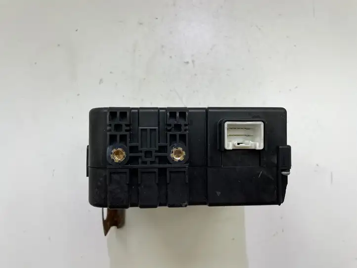Toyota Prius (XW20) (2003 - 2009) 8968033010 Блок управления тормозной системой — фото 3