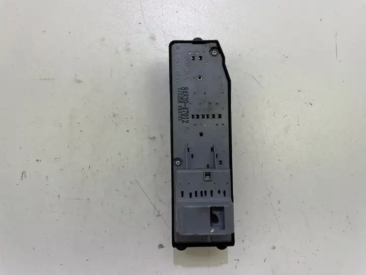 Toyota Prius (XW20) (2003 - 2009) 8482047012 Блок кнопок стеклоподъемников — фото 2