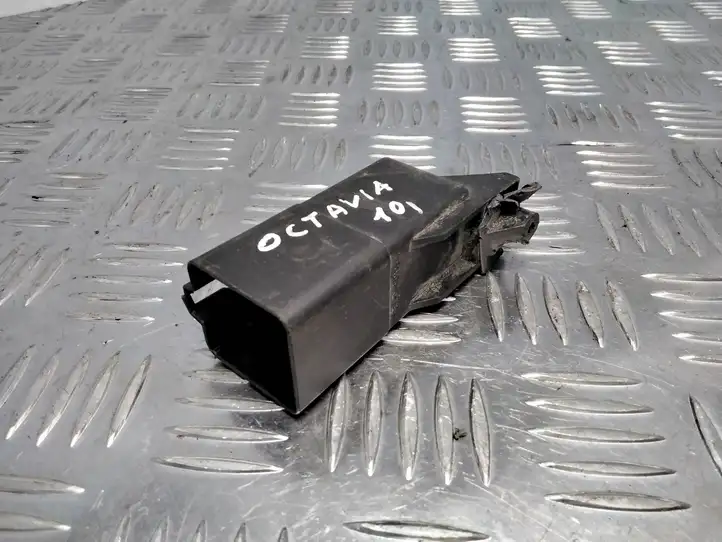 Skoda Octavia Mk2 (1Z) (2004 - 2013) 0281003038 Реле накала свечей — фото 5