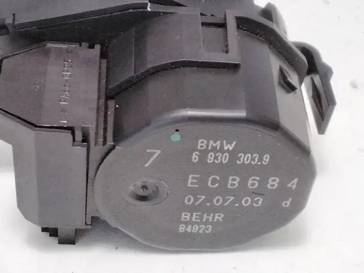 BMW 5 E60 E61 (2004 - 2010) 6930303 Двигатель задвижки потока воздуха — фото 2
