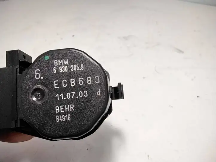 BMW 5 E60 E61 (2004 - 2010) 6930305 Двигатель задвижки потока воздуха — фото 2
