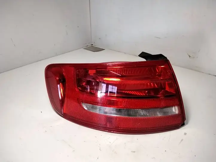 Audi A4 S4 B8 8K (2007 - 2011) 219701 Задний фонарь в кузове — фото 4
