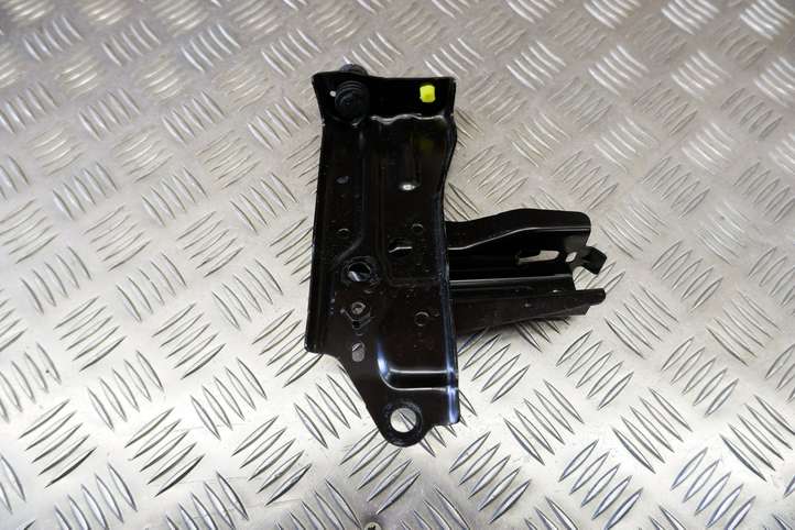 Toyota Yaris Cross (2020 - )  532340D080 Верхняя часть панели радиаторов (телевизора)